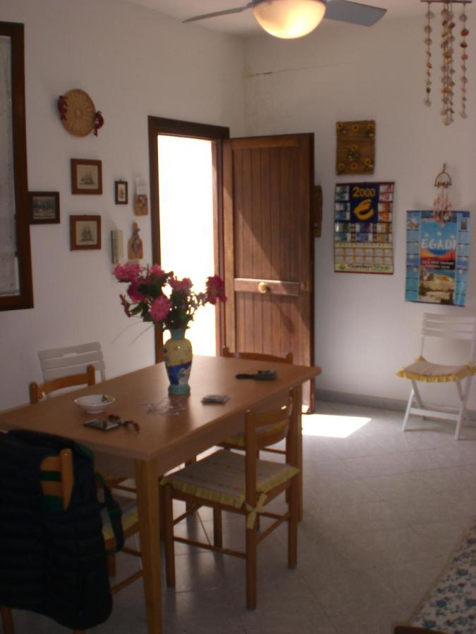 Casa Vacanza Spiaggia Praia Favignana Exterior foto